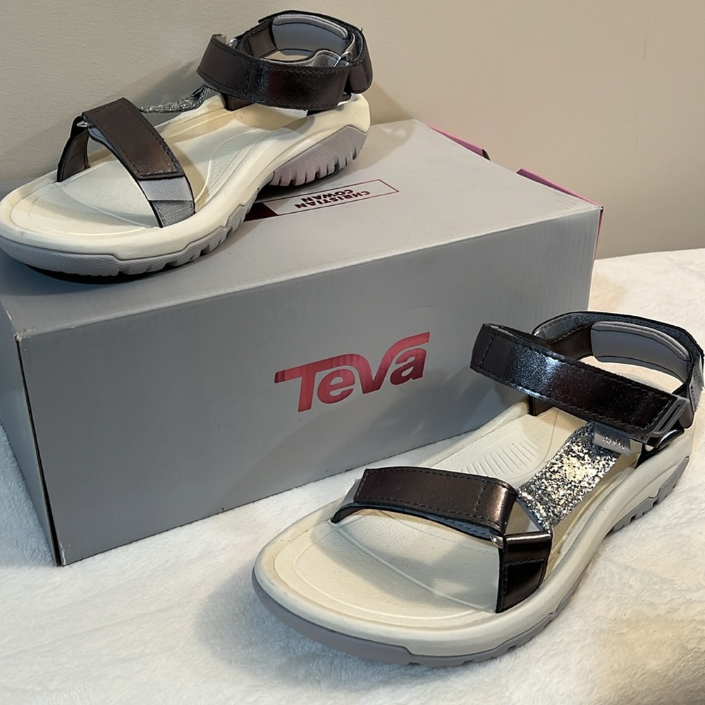 NWOT. Teva w Christian Cowan Hurricane Sandals. Size 8.